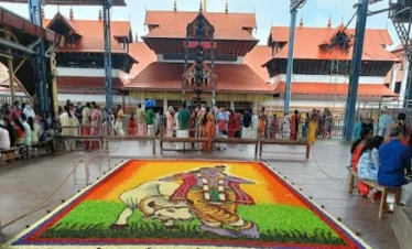 Kerala cultural tour package with Guruvayur temple featuring traditional temple courtyard and cultural heritage experience